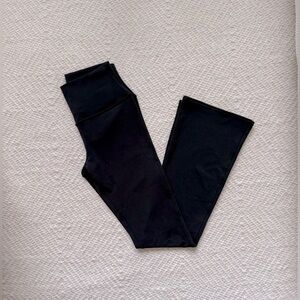 Alo Airbrush High-waisted 7/8 Bootcut Legging, black, size: small